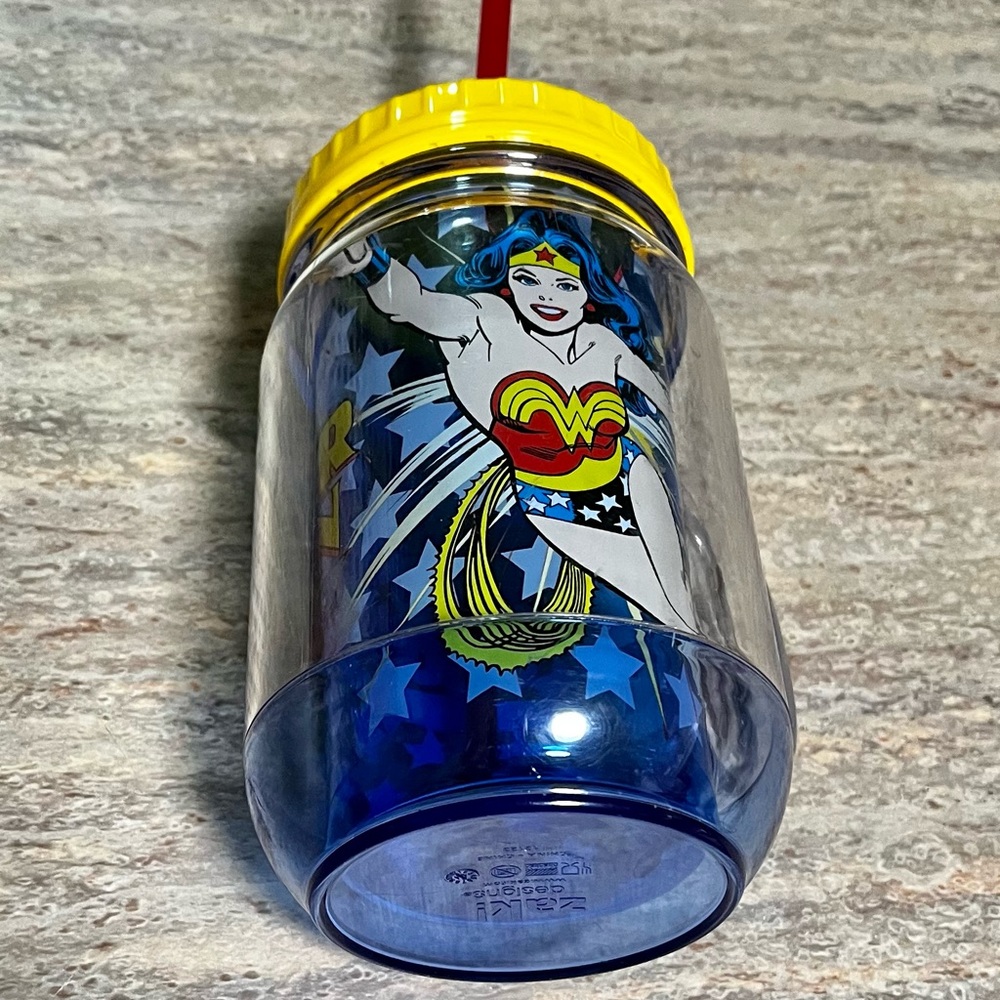 NWOT Wonder Woman plastic cup with straw.